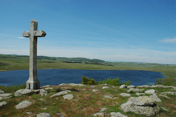 Croix du Lac de Saint-Andéol sur l'Aubrac